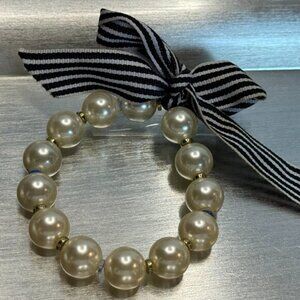 🌼 Vintage-Inspired Pearl Stretch Bracelet w/ Striped Ribbon Bow